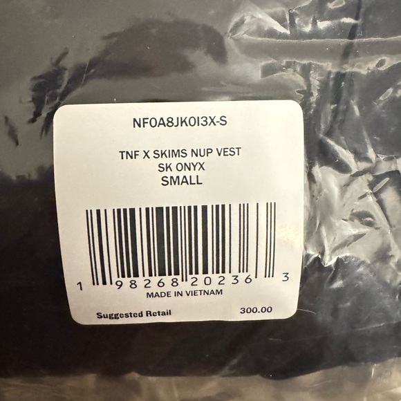 Limited Edition The North Face x SKIMS Collection - Picture 8 of 9